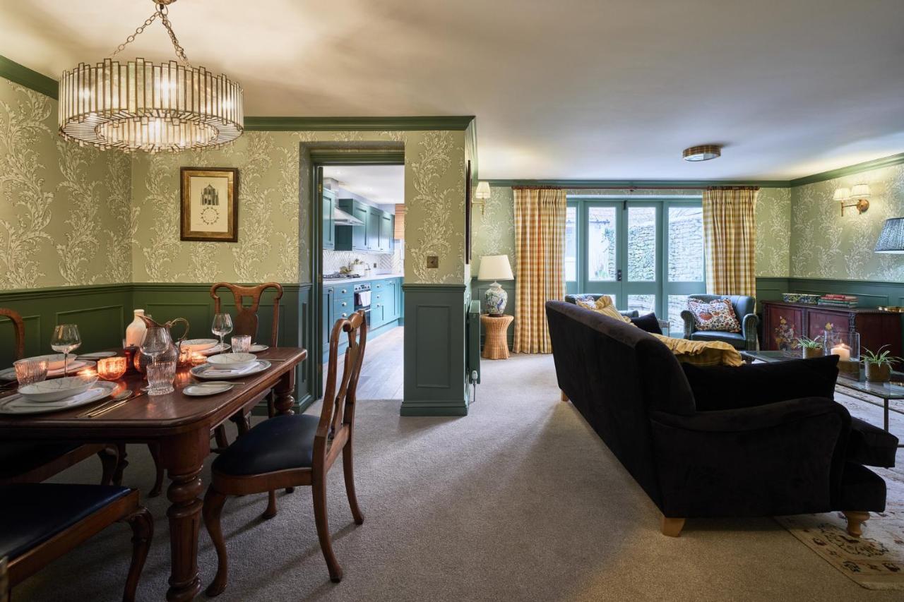 Townhouse Suites- Abbey Row Malmesbury Exterior foto